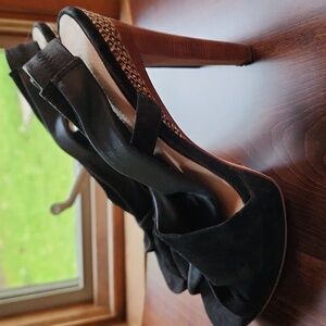 Modern‎ Vintage Suede Heels